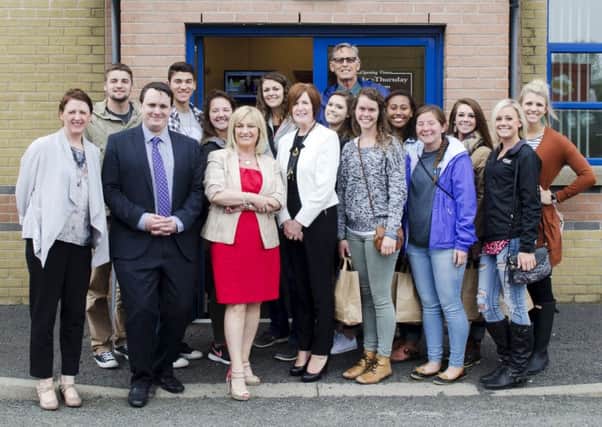 Cllr Noreen McClelland (Chair of the Board of Directors), Melanie Humphrey (Chief Executive) and staff at Mallusk Enterprise Park with visiting college students from Colorado, USA. INNT 21-508CON