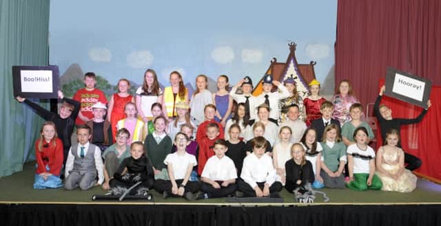 The Cast of Donacloney Primary School's production of  "Aladdin Trouble" Â©Edward Byrne Photography INBL1623-201EB