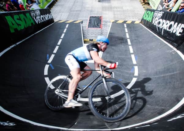 Athletes competing on the StreetVelodrome track. INLT 23-913-CON