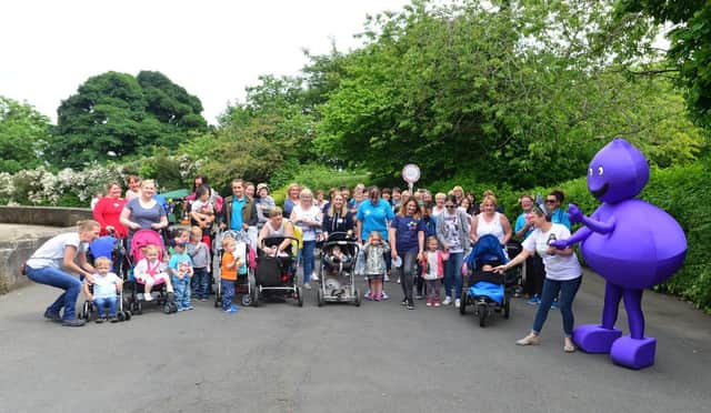 Toddlers, parents and staff from Barnardos Horizon SureStart  participating in Barnardo's NI Big Toddle at Belfast Zoo. Picture by Arthur Allison. INCT 26-754-CON