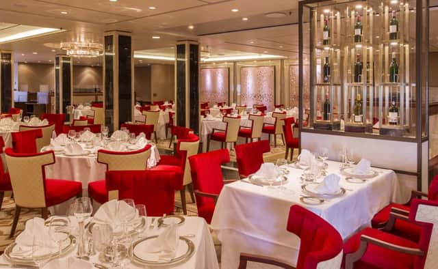 The remastered Queen's Grill restaurant on board the QM2. INCT 30-757-CON