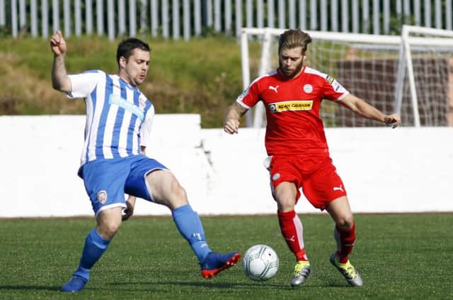 Cliftonvilles James Knowles and Coleraines James McLaughlin during todays game at Solitude in Belfast. 
Photo Aidan OReilly/Pacemaker Press