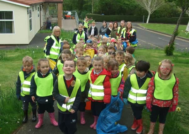 Pupils from Barbour Nursery and Largymore PS take part in Big Spring Clean.